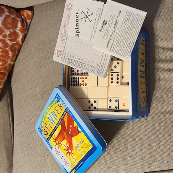 **Spinner** Domino Game - Picture 3 of 3